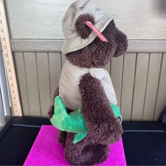 Gund Boris & Fish Animated Singing Bear 2008
Batteries included NWT - Picture 8 of 11